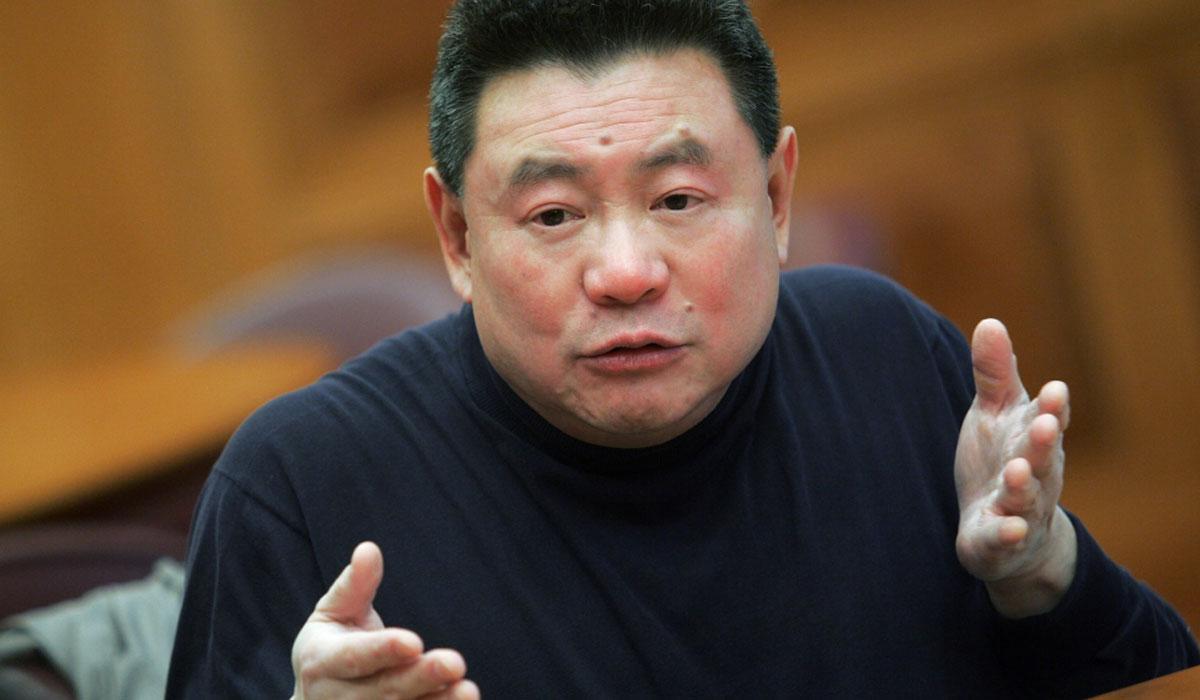 刘銮雄:坐拥千亿不交税,通过股市套现500亿,还想逃往国外