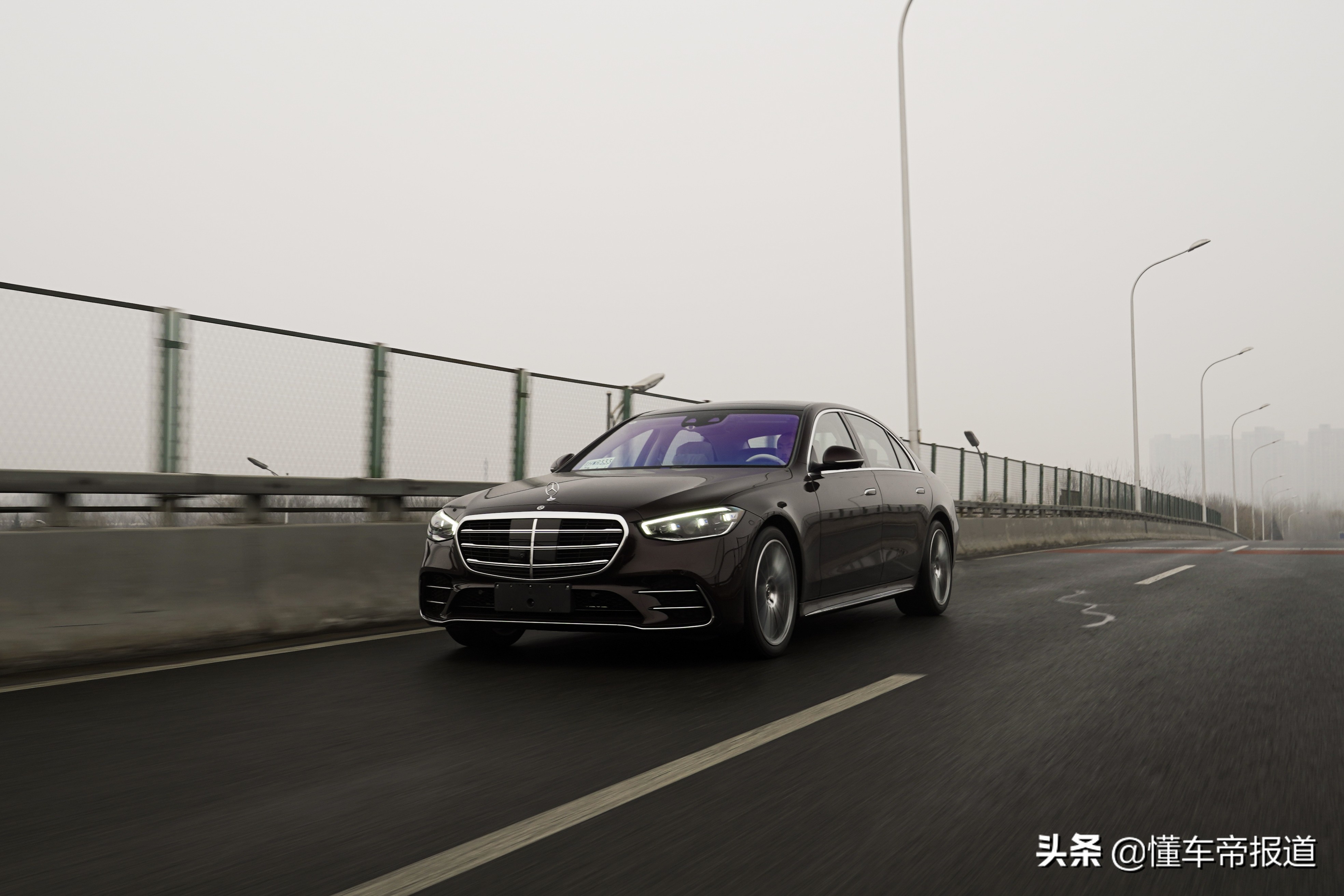新车｜闪耀家族光芒 抢先试驾全新一代奔驰旗舰S 500L