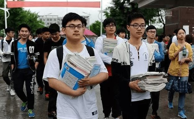 亚洲最大“高考工厂”，1万多人参加高考，只有一名学生考上清华