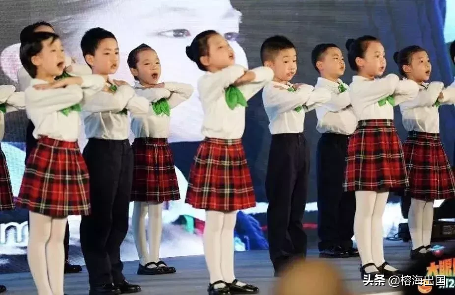 八一八上海小朋友的校服，哪所学校才是魔都颜值Top 1？