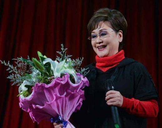 一婚恩师二婚粉丝,丈夫爱她40年,她为何说自己不是贤妻良母?