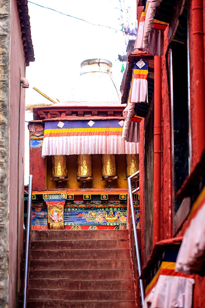 丹杰林寺(建于1762年,是由乾隆赐名的在四大林中占地面积最广的一座
