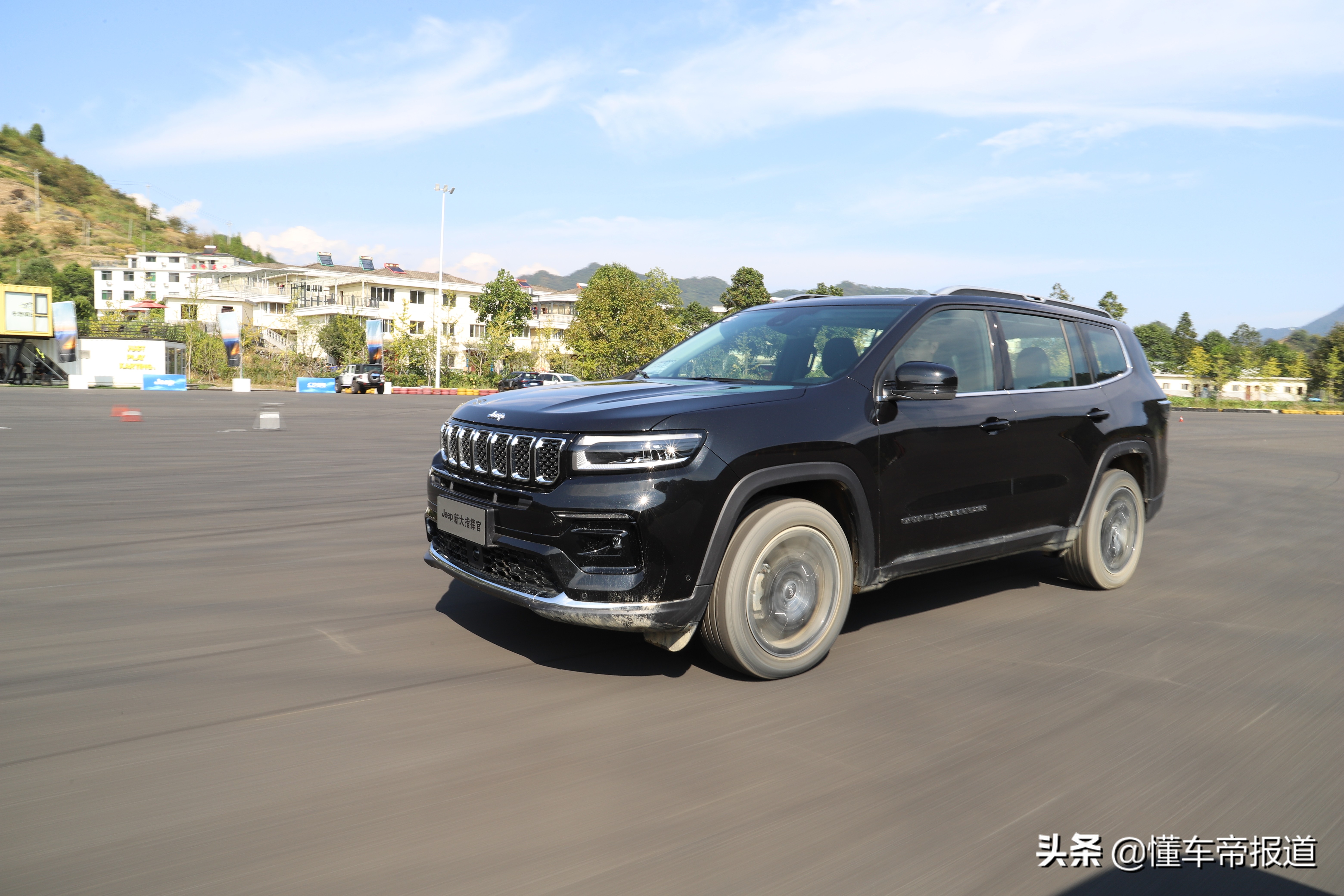 新车｜实力均衡，质感舒适！试驾新款Jeep大指挥官