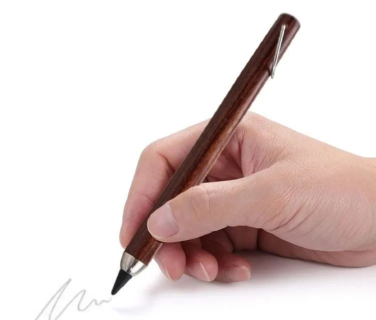 德国发明永恒笔！字迹清晰磨损小，不用墨水也能无限书写