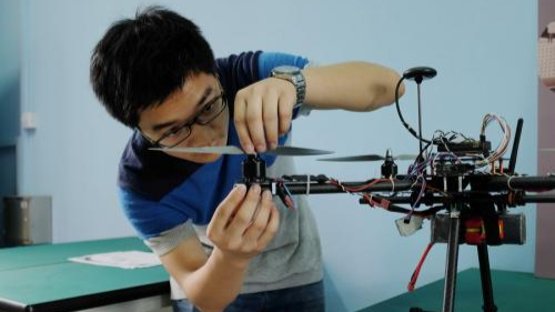 燕山大学机械工程学院（我国）