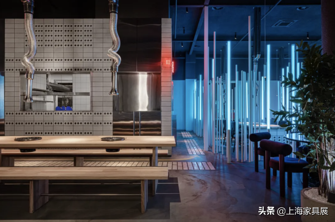 415㎡工业风韩式餐厅，这艺术灯光真是绝了