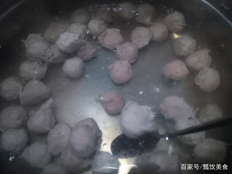教你自制牛肉丸，无需手打，鲜嫩好吃，制作简单，比吃牛肉方便