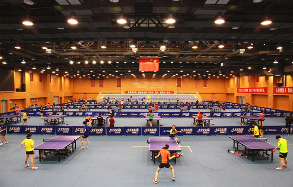 中国乒乓球学院(这里是中国乒乓球的“造梦基地”，“小二郎”不只学打球更要“上学堂”)