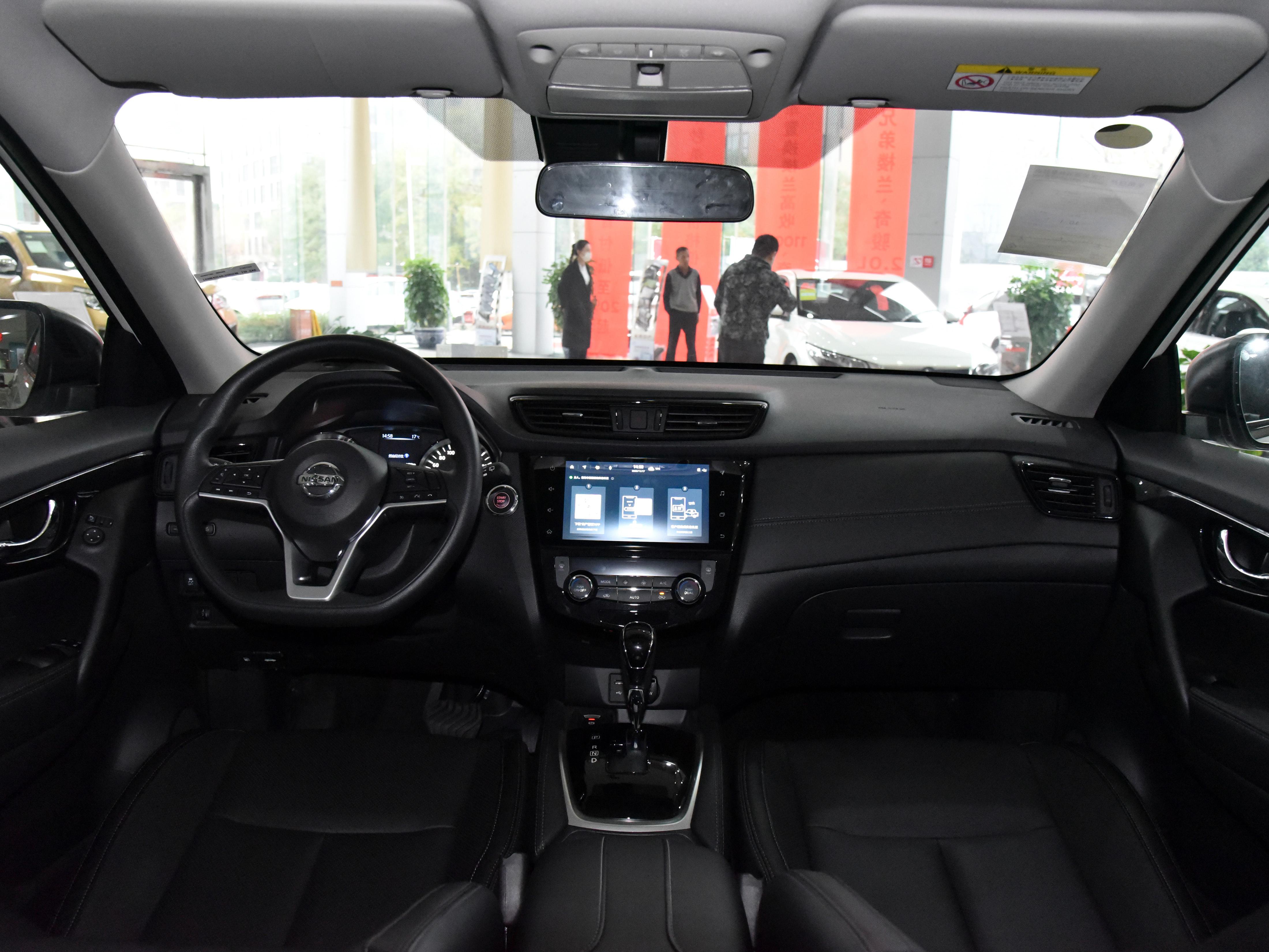 四驱大五座沙发座椅，日系耐用7.6L油耗的SUV，带你看日产奇骏