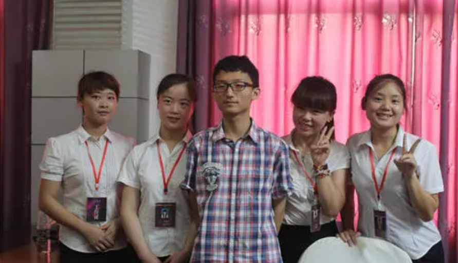 2011年，重庆小伙李翔，高考638分却坚持复读，夺文科状元进北大