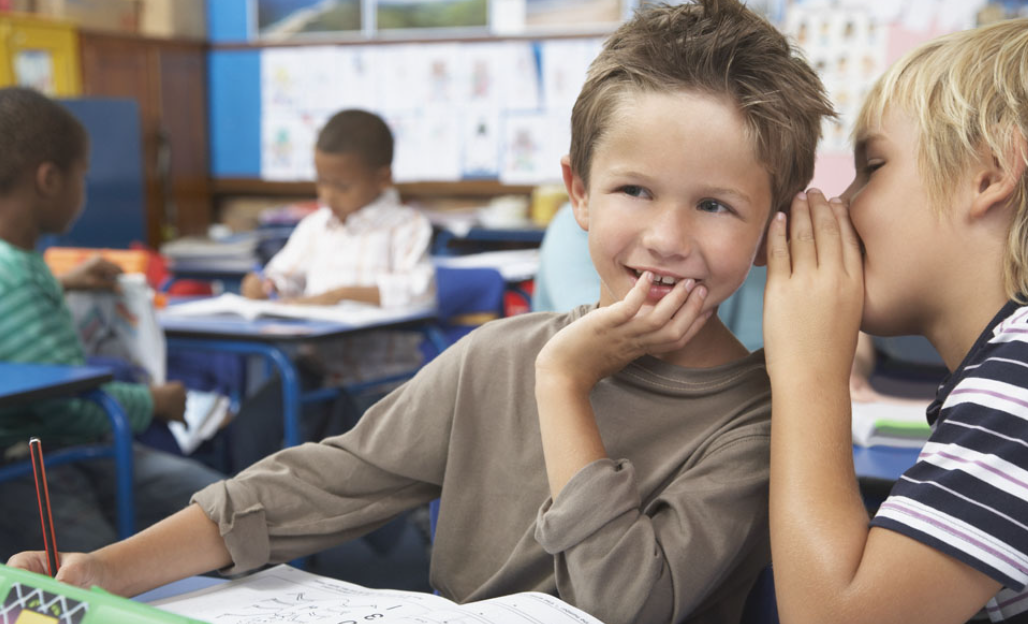 大学生被禁止婚前性行为？网友炸开锅！您支持还是反对？