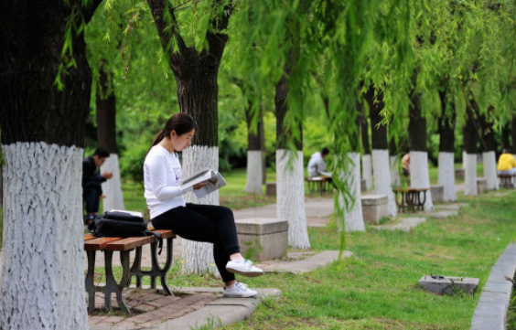 大学生不参与社团和竞选班干部，对以后有影响吗？辅导员道出原因