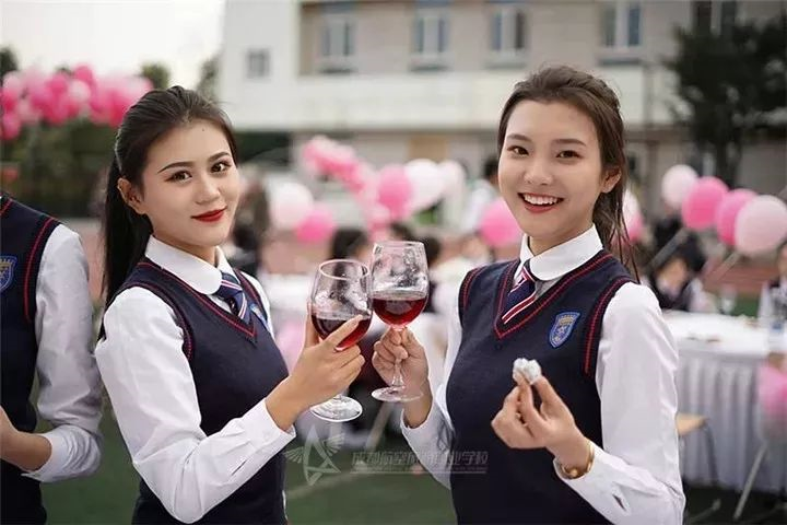 今日荐校 |成都航空旅游职业学校：因为专注，所以专业