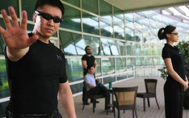中国第一保镖：1人可敌30人，曾任巴菲特贴身保镖，时薪4000美元