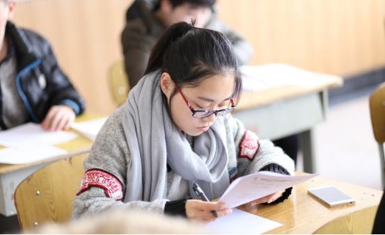 大学毕业“三方协议”别乱签，事关应届生身份，聪明的学生这样做