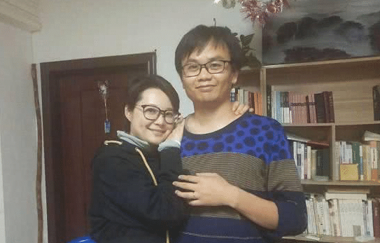 张扬的袁立：撕完李冰冰，又骂王中军，连张国立也不放过太疯狂