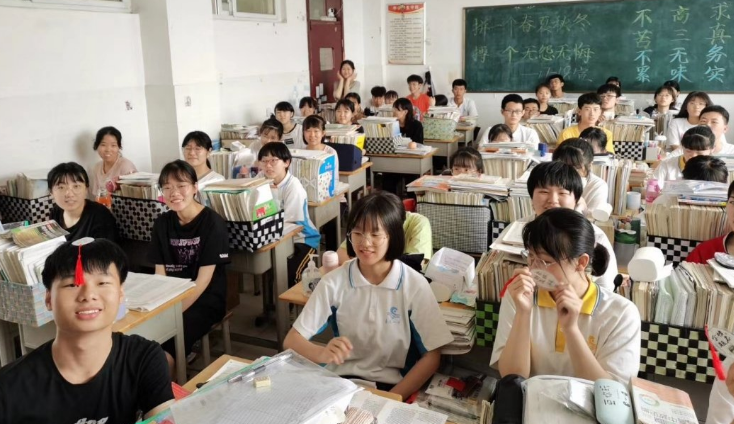 苏大强不强了？八省联考第一的江苏，惨遭滑铁卢，沦为高考吊车尾