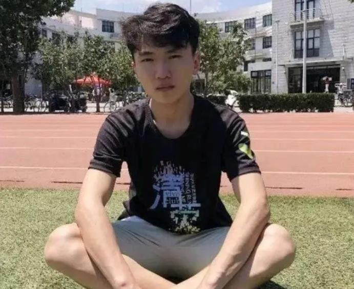 杨堋：高考674分考上清华，成功的背后是挑沙父亲的默默付出