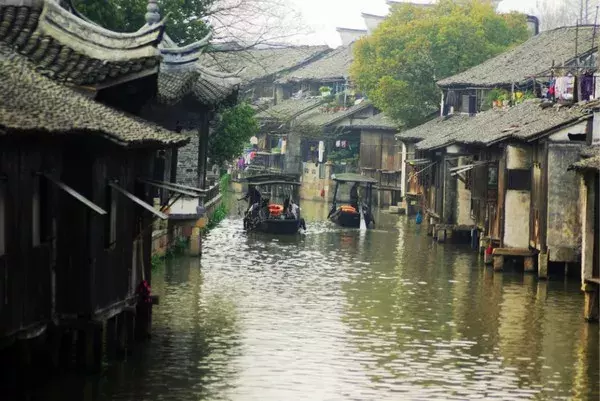 寻一处静谧，赶一场春雨