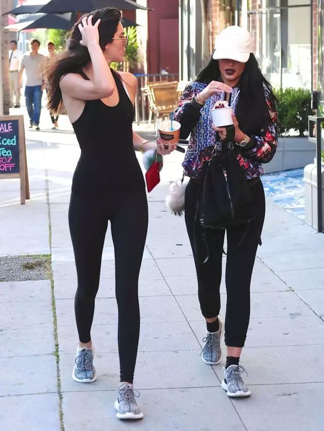 吸金1.5亿美元的Yeezy,被国产“价格屠夫”击败!79元穿阿迪同款