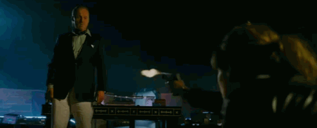 为了狗，他一个人杀死了500个人！这部清爽的R级电影全过程都是流汗倒地的。