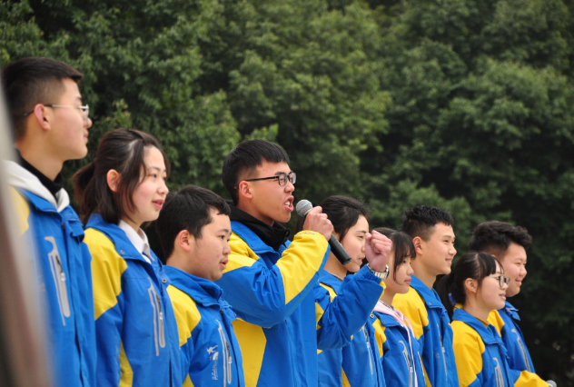 “疯狂跳级”的9省高考状元，上课只要一抬头，老师都开始紧张