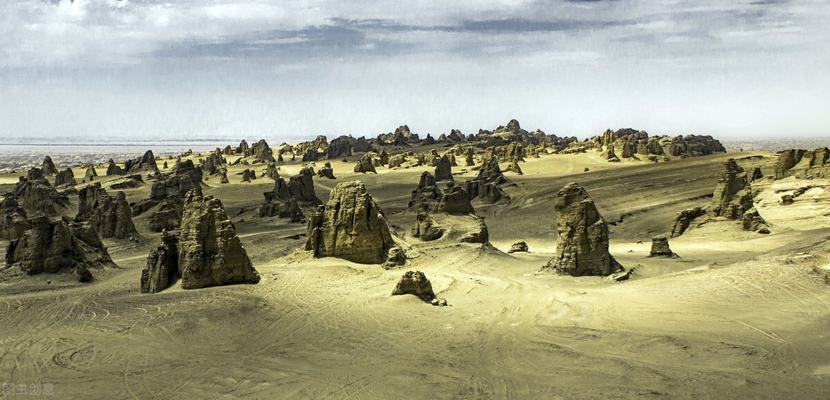 大漠孤城茫崖，遗世而独立，拥有西北最壮丽的风光，低调而又神秘插图