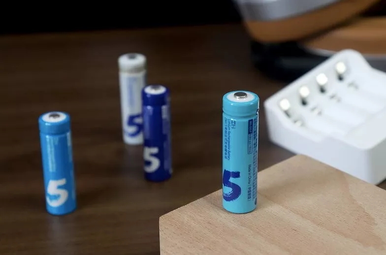 铅酸电池第一次正确充电方法（铅酸电池的最佳充电方式）