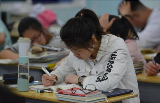 九年一贯制学校真的来了，小升初压力得到缓解，家长表示等到了