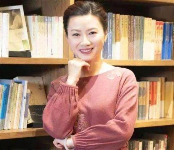 中南大学“最美”教授火了！才华与颜值俱佳，曾多次登上百家讲坛