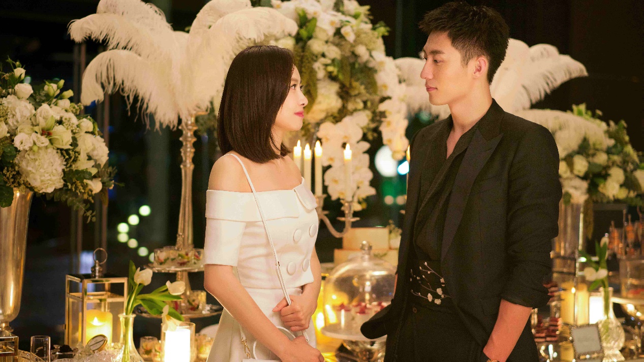 黄景瑜事件后的3个女人：个个来头不小，时尚、影视资源拿到手软