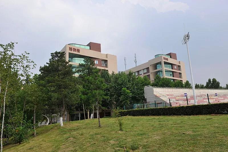 最近，西北政法大学连续捧回6项