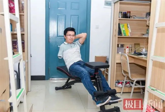 青年榜样！26岁武汉独臂博士敲代码获奖30多项了不起