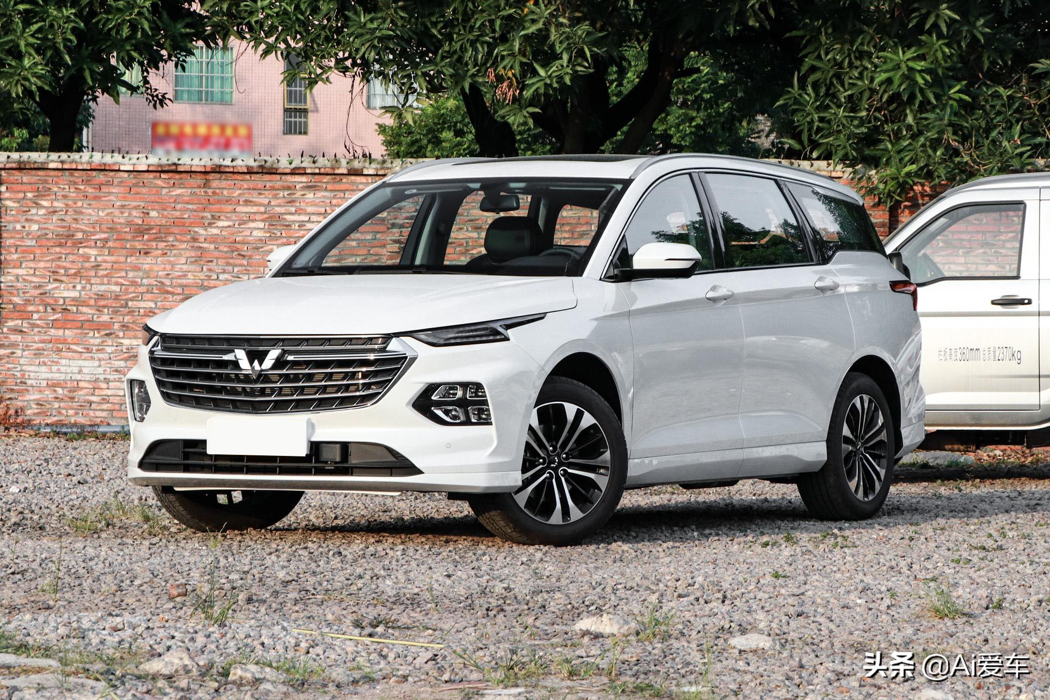家用独立大6座，低价热销MPV，省油还是自动挡，五菱凯捷Victory