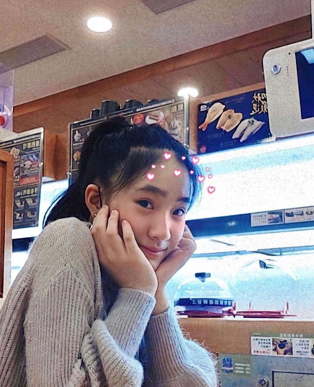 小s二女儿晒珍贵旧照庆生，14岁Lily亭亭玉立颜值高，大s上线点赞