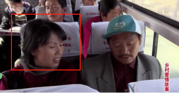 50岁时因月仙的交通事故去世，在《乡下的爱》中有6位演员因病或意外去世。
