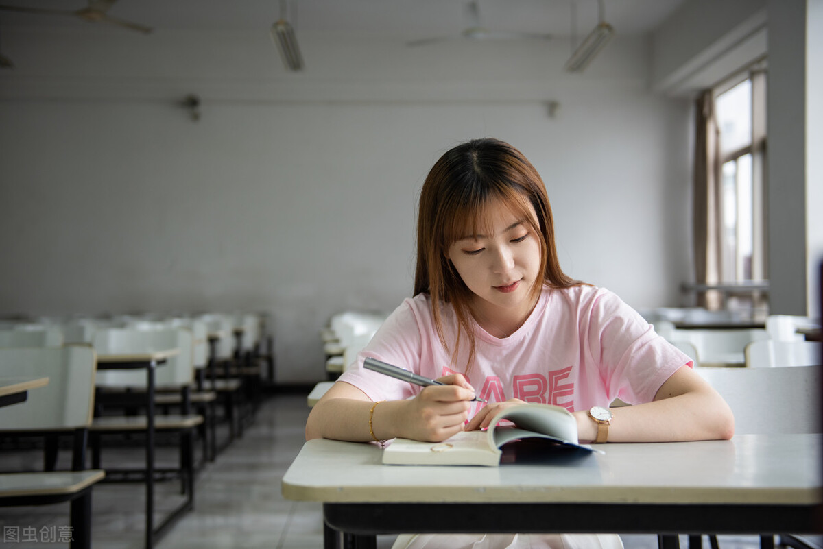 2020年高考英语全国卷（I、II、III）中的文化意识分析与启示