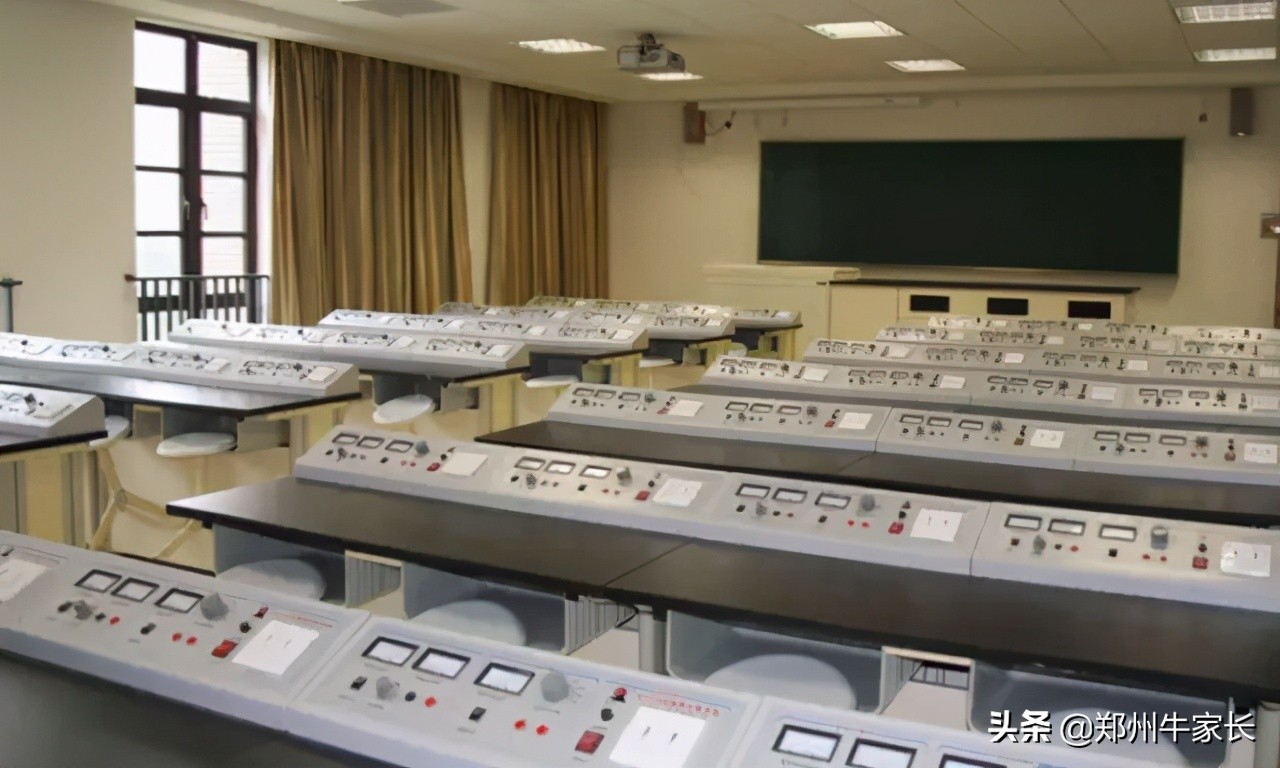 这所学校为什么有着许多奇迹教育神话？揭秘名校，原来是这样的