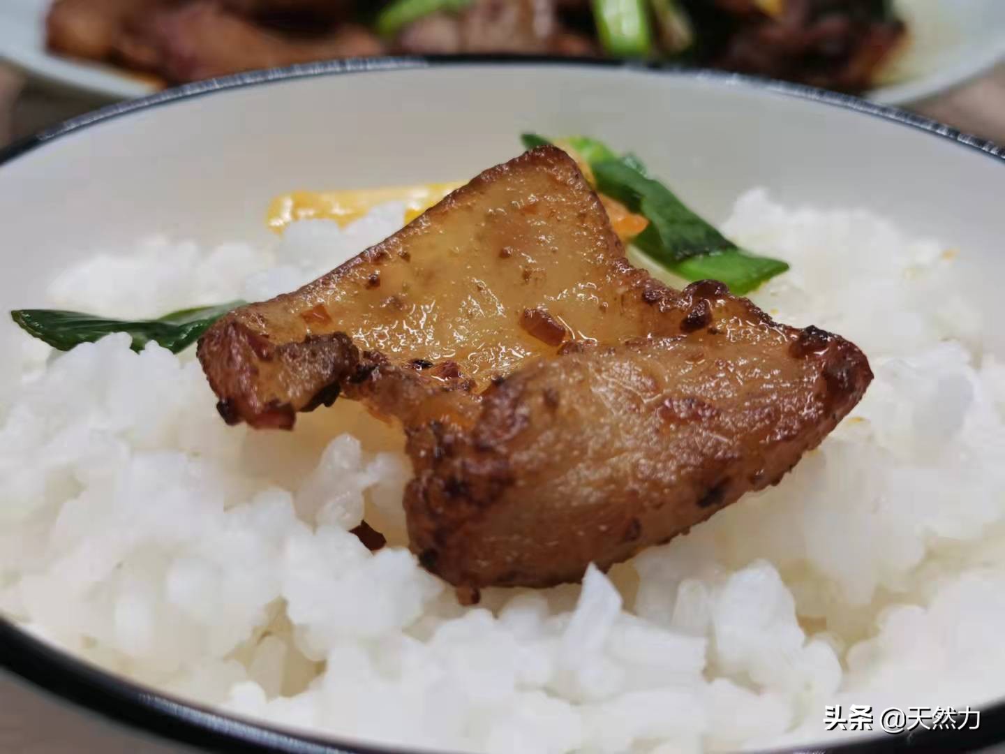 回鍋肉怎么做才好吃？來看看傳統的川菜做法，肥而不膩，真解饞