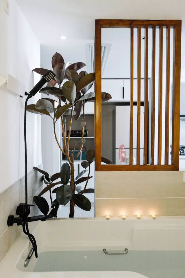 妹子爆改北京50m²旧屋！2㎡卫生间的暗宅，最终拥有阳光和大浴缸