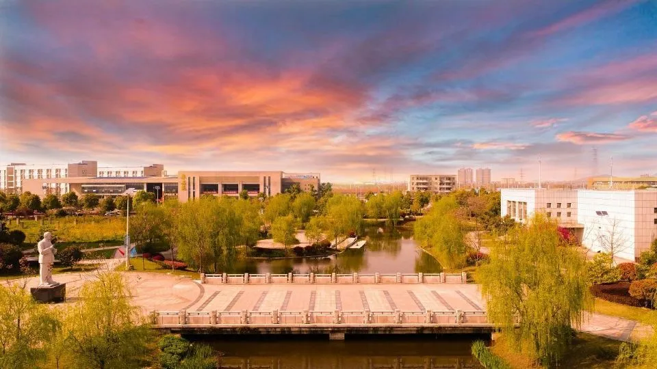 欢迎报考湖北国土资源职业学院！2020年，我们9月见