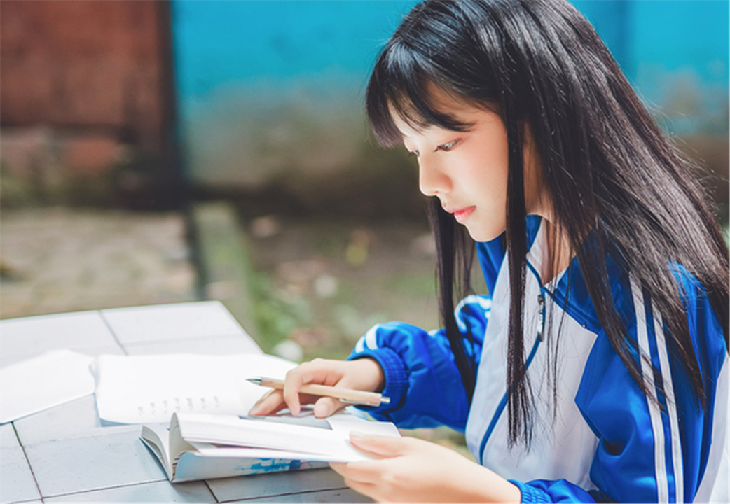 学霸高考749分，清华北大都向他抛出橄榄枝，父母却仍嫌弃他