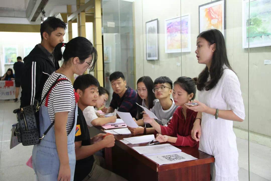 各地紧缺的“选调生”到底是什么？好多人说它是坑，到底应该考吗