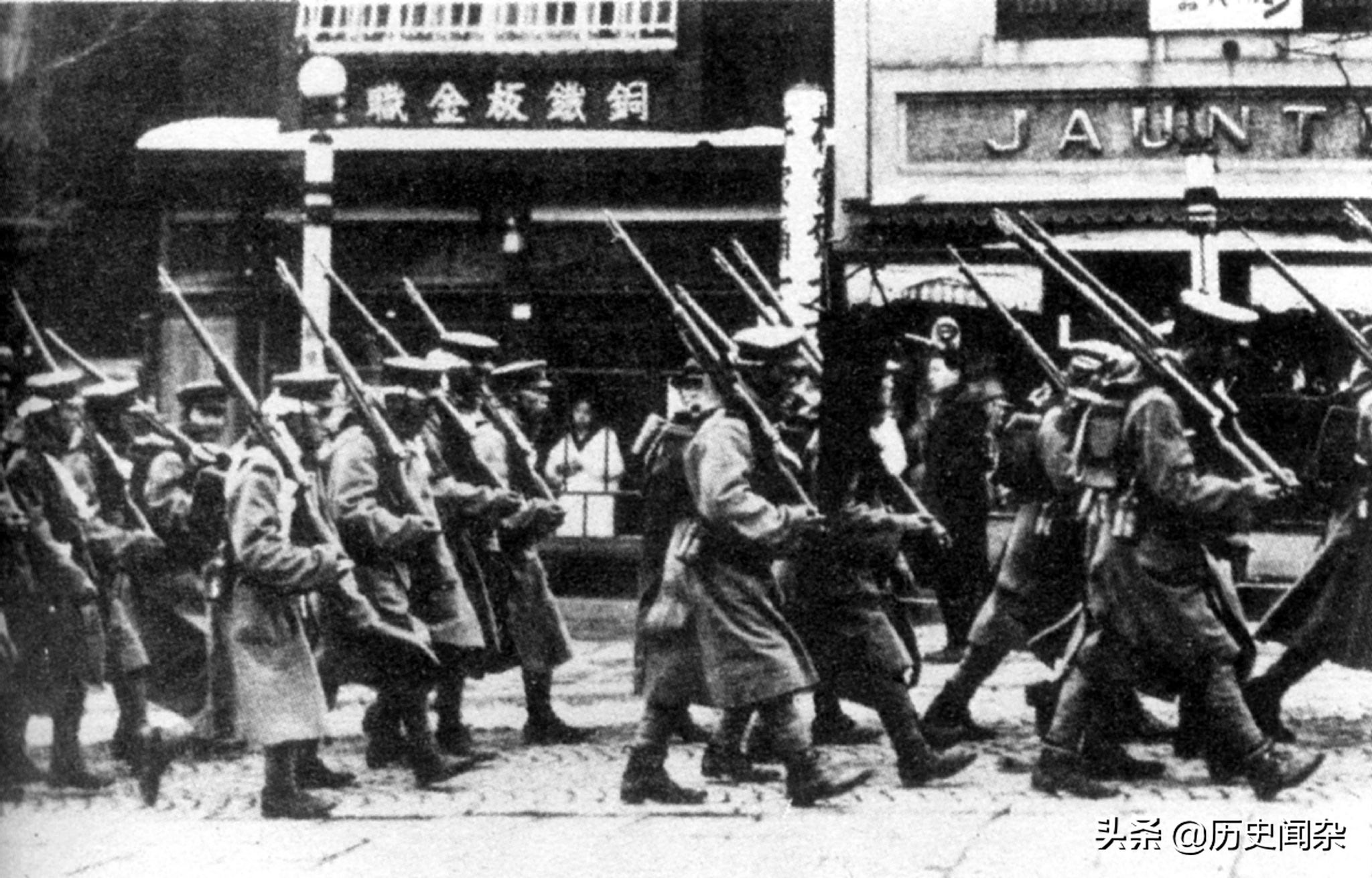 1936年的日本，疯癫的女人阿部定抢了疯癫的皇道派军人的新闻头条