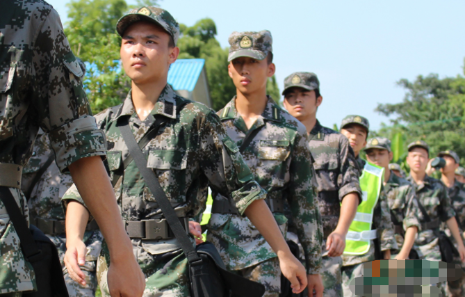 高考500分左右报考这4所军校，毕业就业“铁饭碗”，中等生别错过