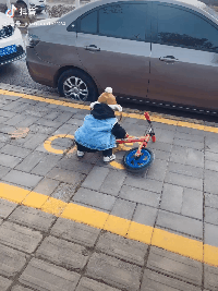 爆笑动态图图片：一根香蕉造成的悲剧，哈哈哈哈！