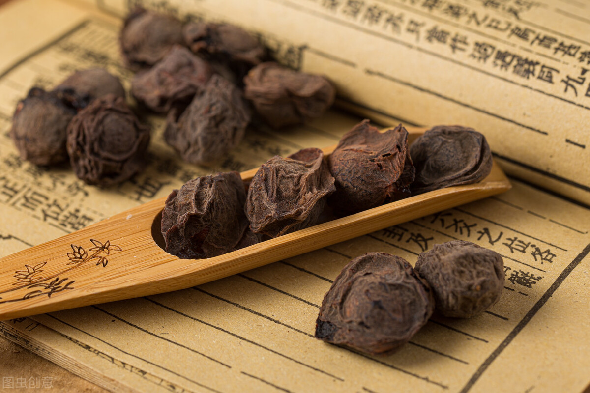 小朋友发烧，家长应该怎么办？