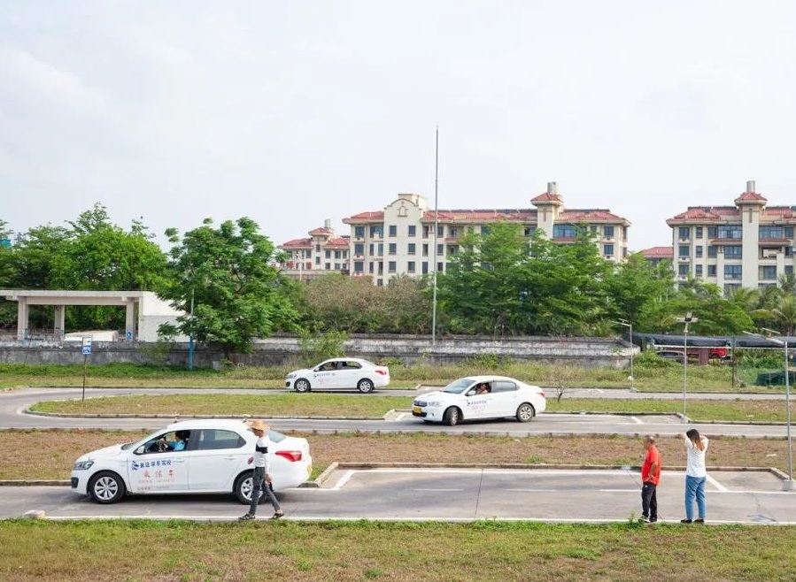 海口来这学车驾校：谁说女子不如男，45岁阿姨如何一次通过驾考？