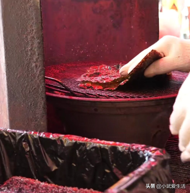 韩国手工炭烧紫菜，一口下去软糯十足，而保质期却只有短短五天