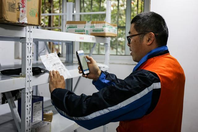 赢了马云的快递哥，还有这样一段传奇